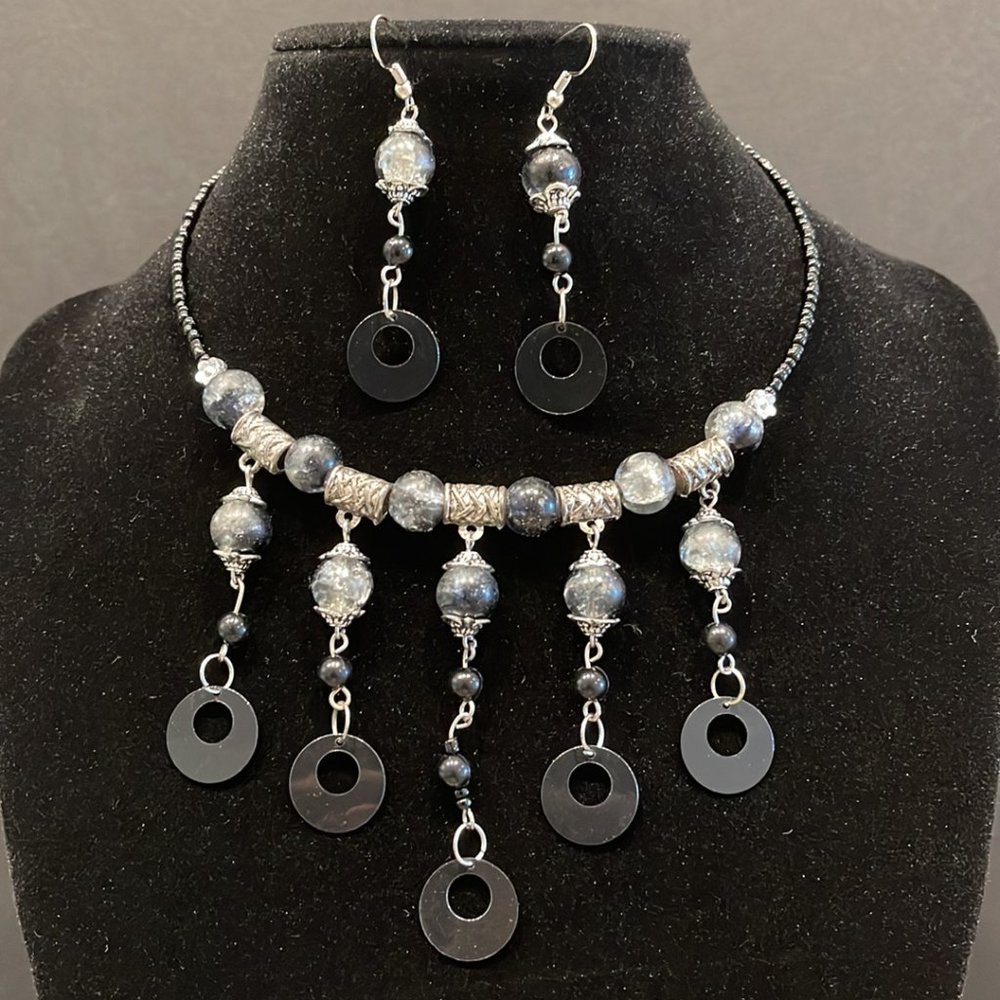 Elegant Necklace With Earrings Set